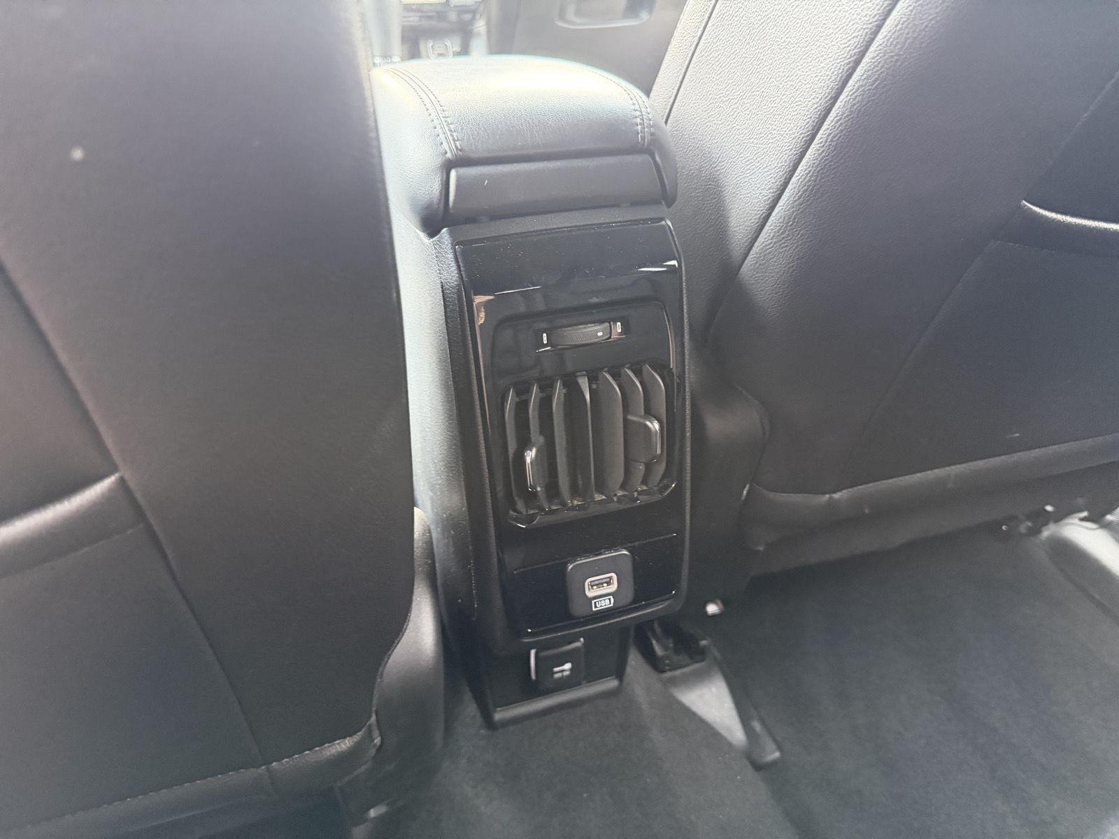 Used 2025 Red Hot Pearlcoat Jeep Limited image 9