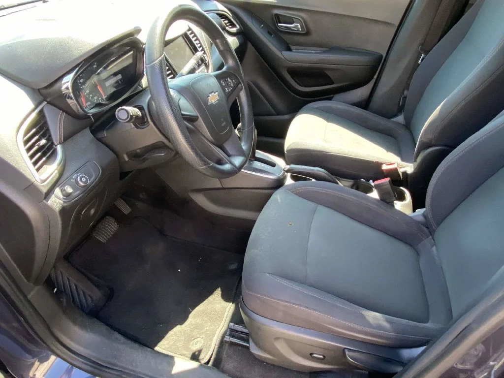 Used 2018 Blue Chevrolet LS image 13