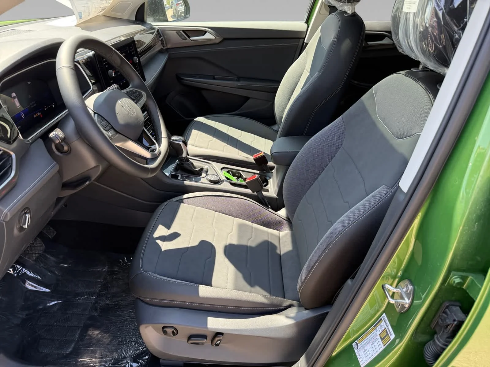 2026 Volkswagen Taos SE Black - Photo 11