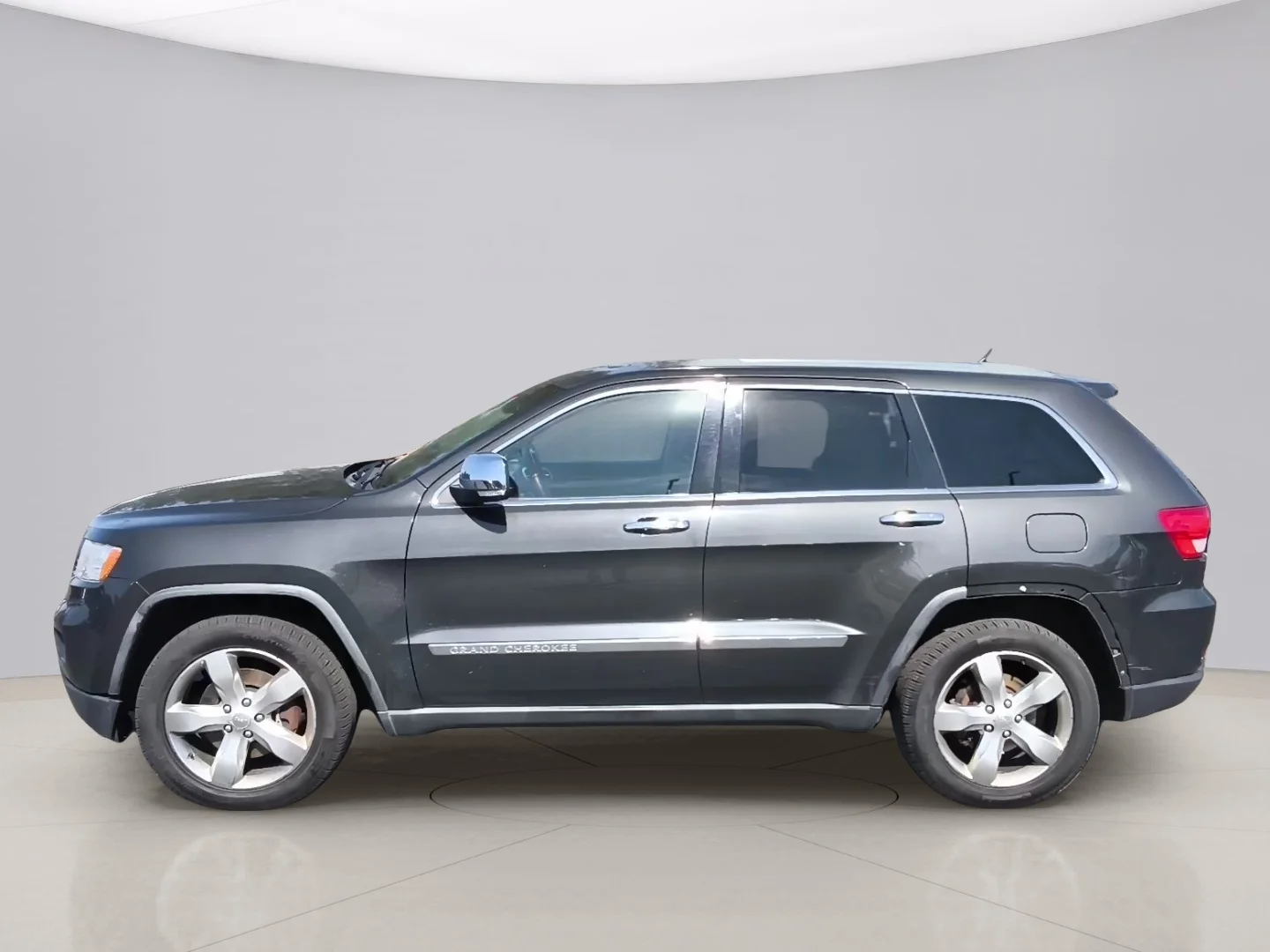 Used 2011 Grey Jeep OVERLAND image 2