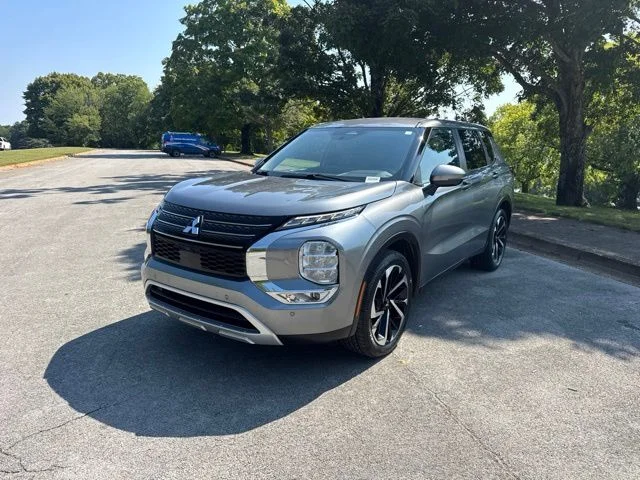 Used 2022 Gray Mitsubishi Black Edition image 3