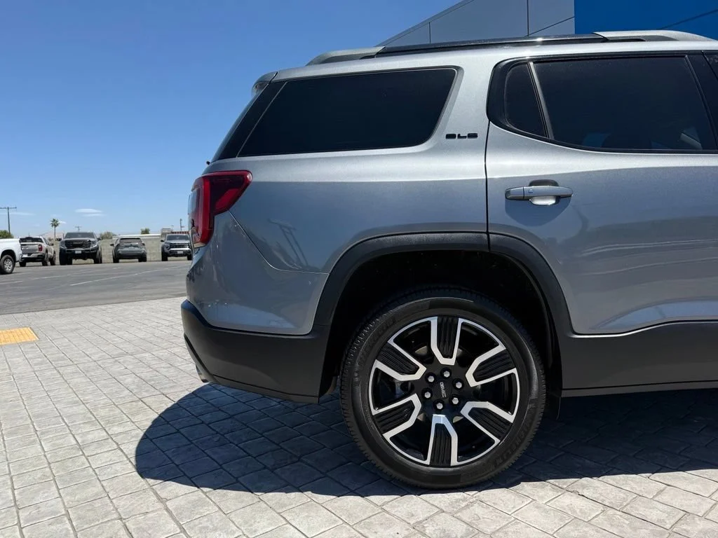 Used 2021 SATIN STEEL METALLIC GMC SLE image 12