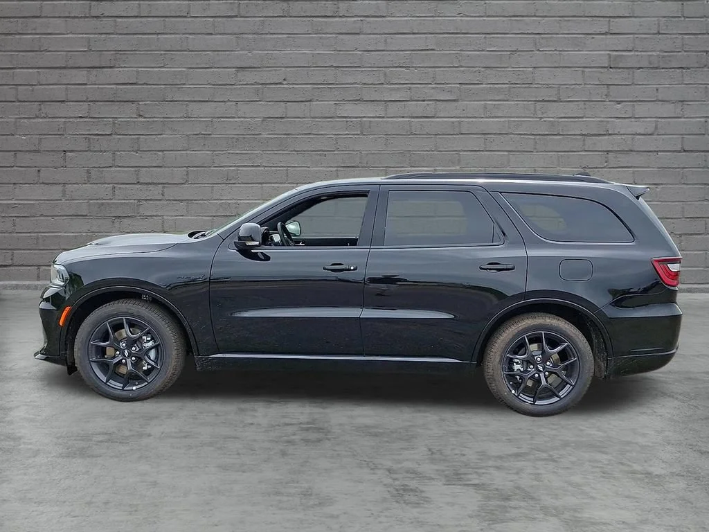 New 2026 DB Black Clearcoat Dodge GT Plus HEMI V8 image 5