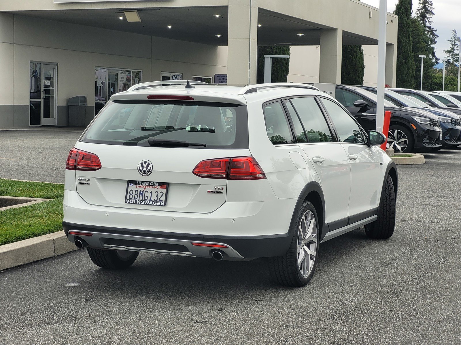 Used 2017 White Volkswagen TSI SEL image 4