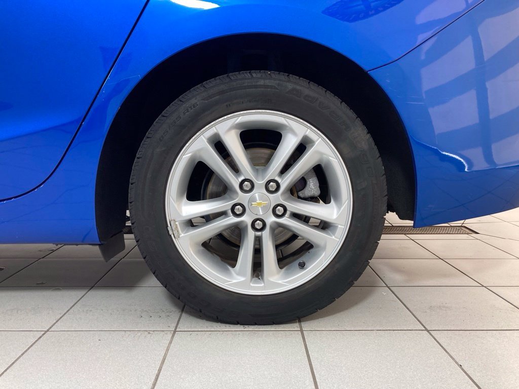 Used 2016 KINETIC BLUE METALLIC Chevrolet LT image 27