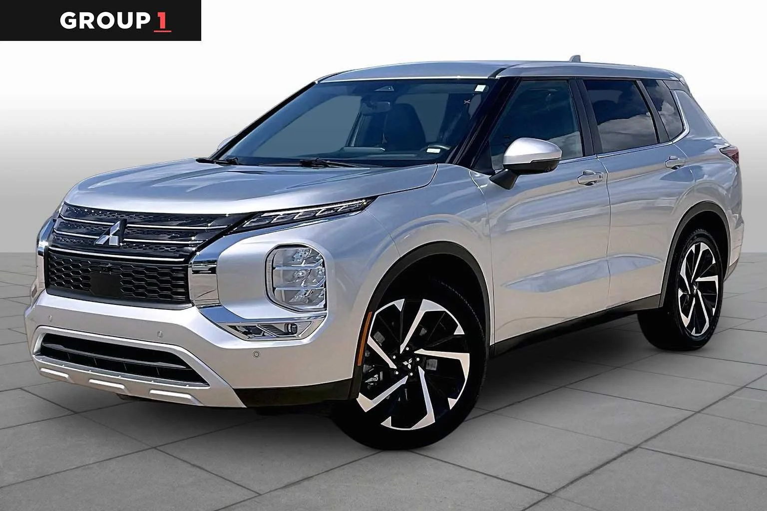 2024 Mitsubishi Outlander SE 2WD's photo
