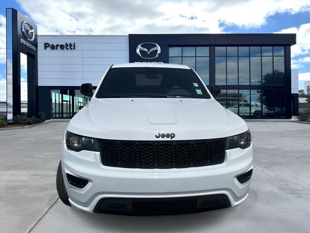 Used 2019 White Jeep Altitude image 4
