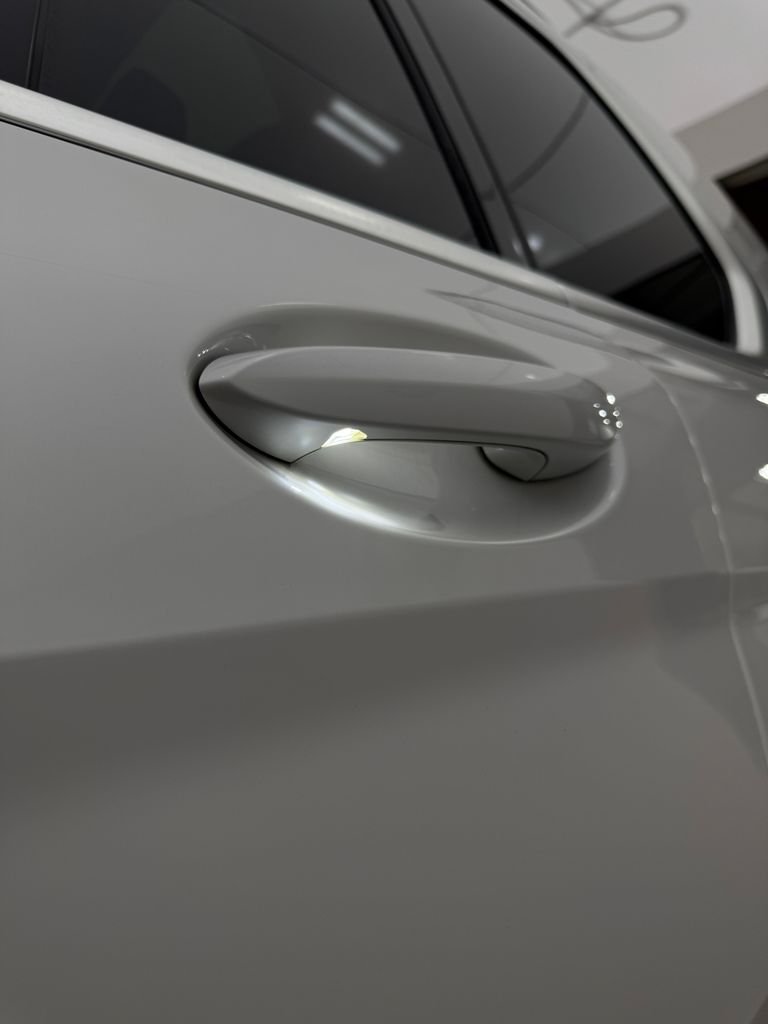Used 2023 White Metallic BMW xDrive40i image 57