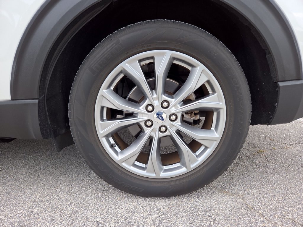 Used 2021 White Metallic Ford Limited image 22