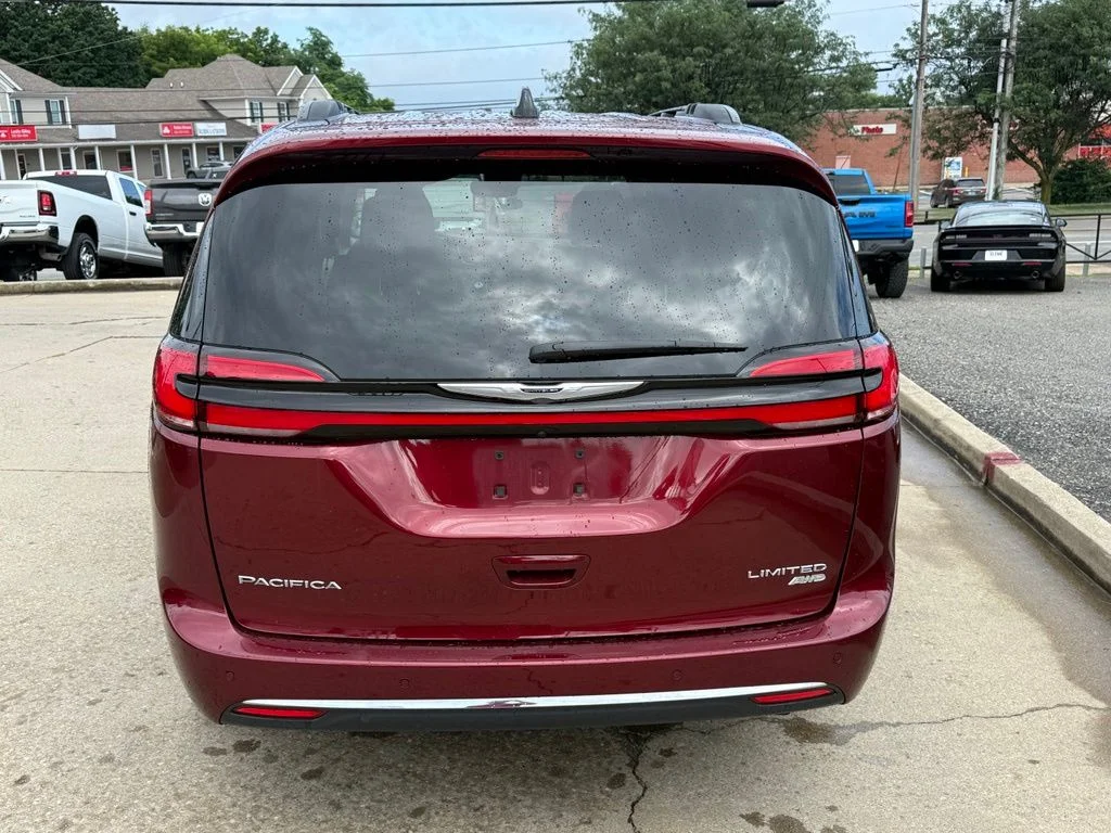 Used 2023 Red Chrysler Limited image 7