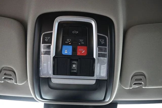 Used 2024 Silver Ram Laramie image 28