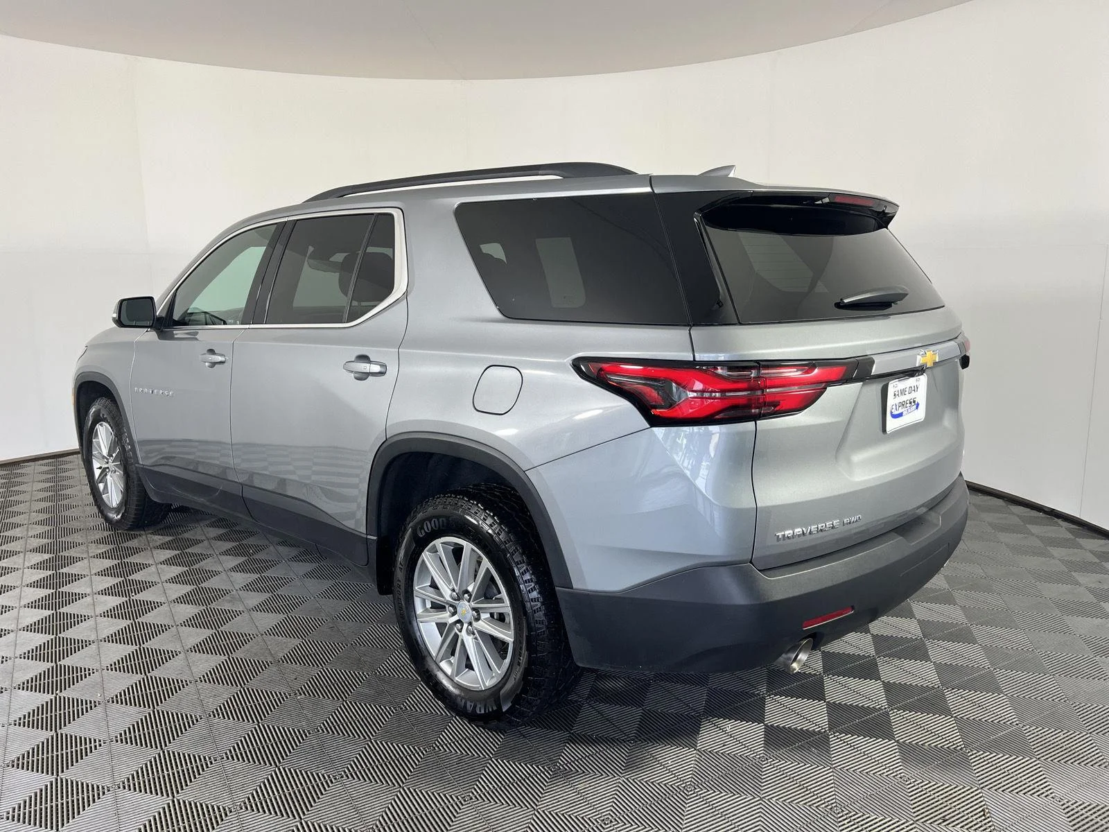 Used 2023 Sterling Gray Metallic Chevrolet LT Cloth image 29