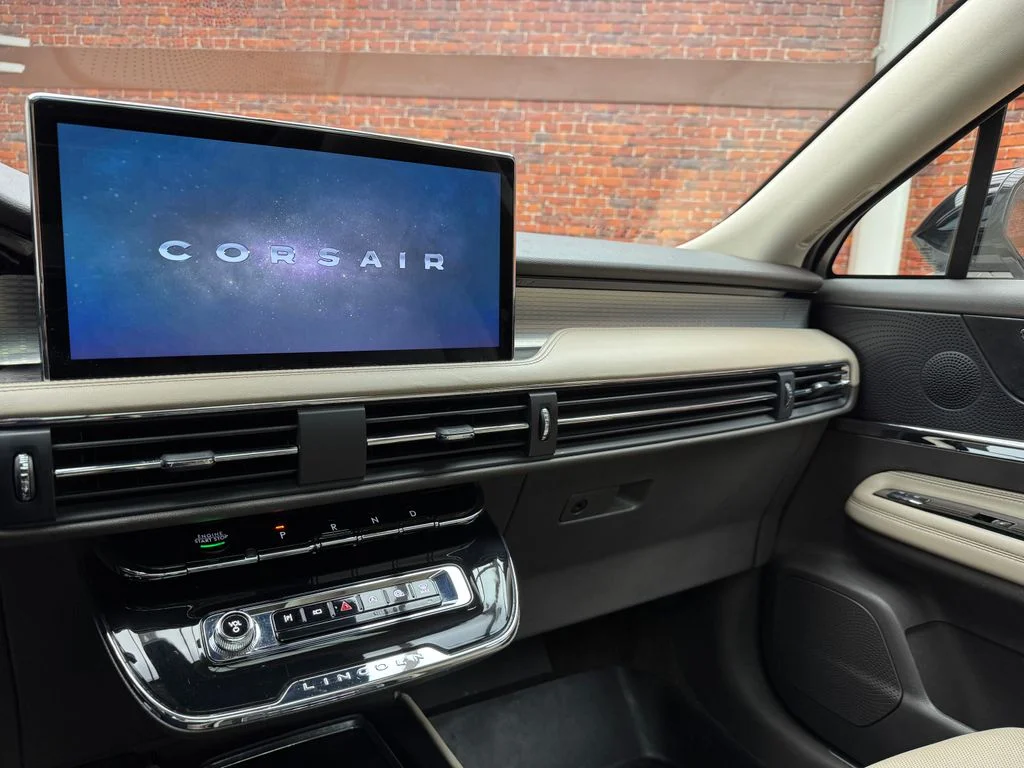 Used 2023 Pearl Metallic Lincoln Standard image 16