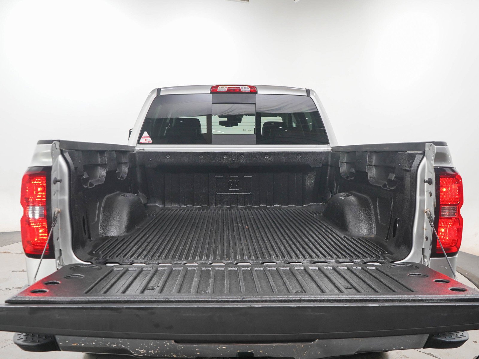 Used 2015 Silver Ice Metallic Chevrolet LTZ image 9