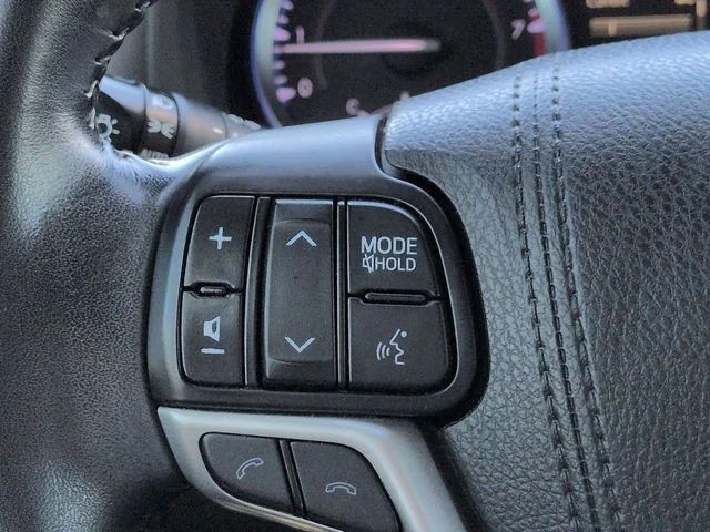 Certified Used 2018 2018 TOYOTA HIGHLANDER XLE Toyota XLE image 24