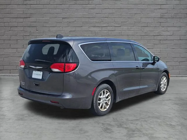 Used 2023 Gray Chrysler LX image 5