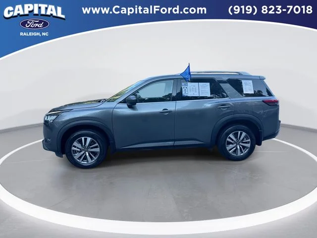 Used 2022 Gray Nissan SL image 5