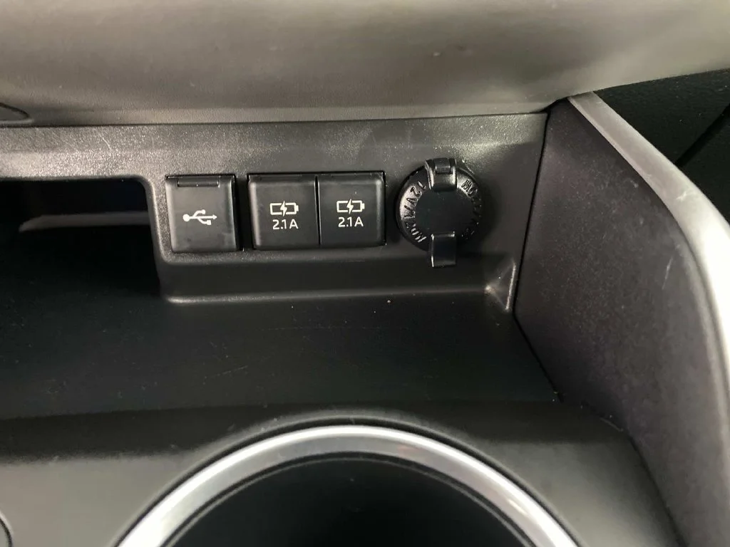 Used 2020 Blizzard Pearl Toyota XLE image 20