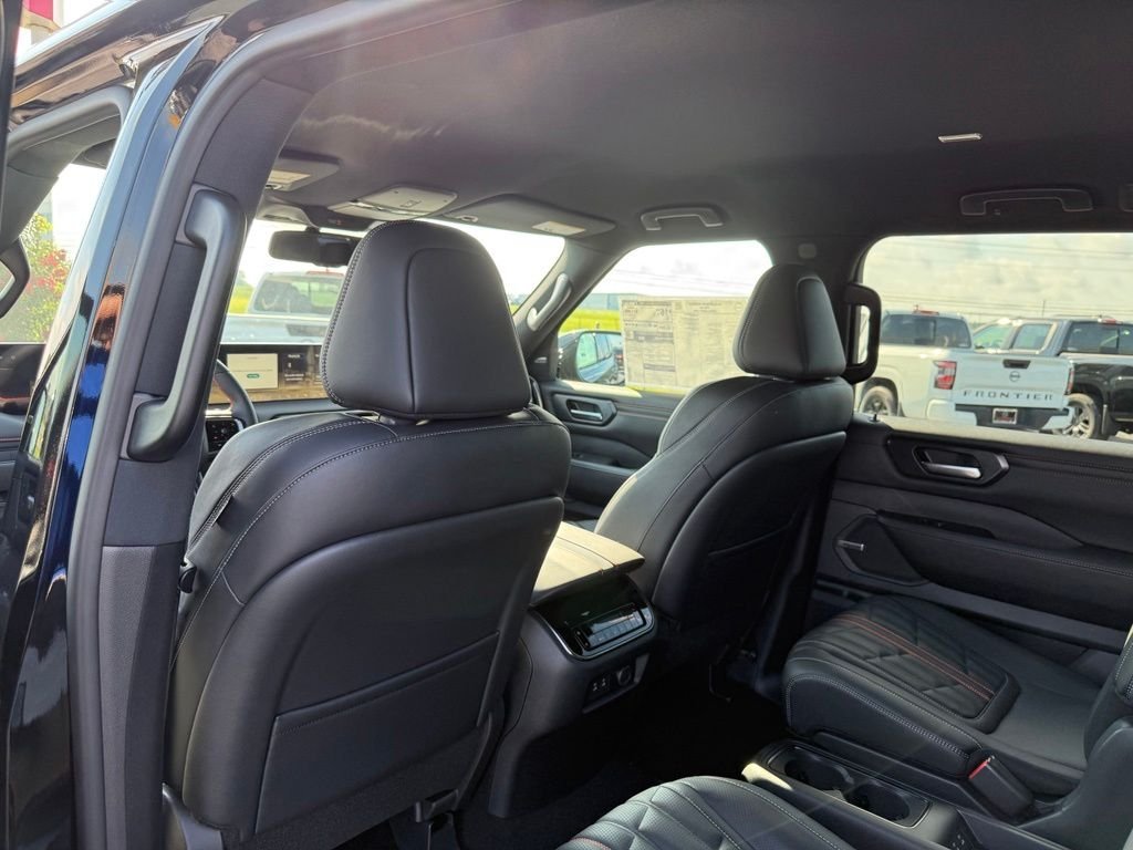 New 2026 Super Black Nissan PRO-4X image 9