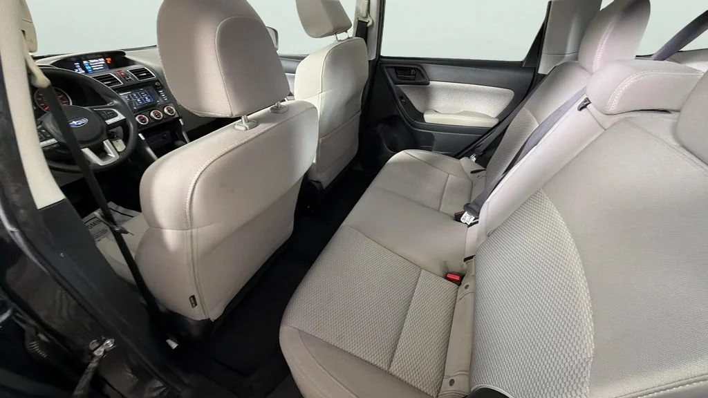 Used 2017  Subaru Premium image 23