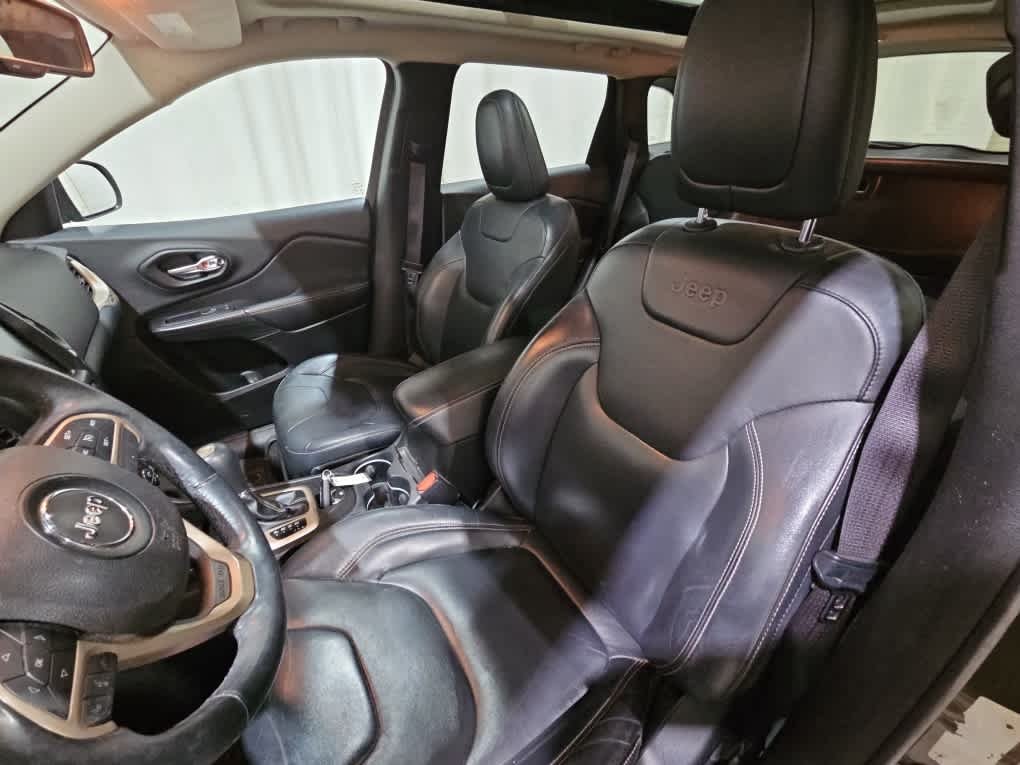 Used 2014  Jeep Limited image 7