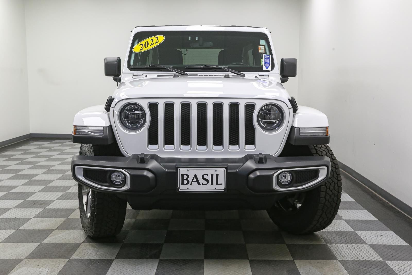 Used 2022 Bright White Clearcoat Jeep Unlimited Sahara image 3