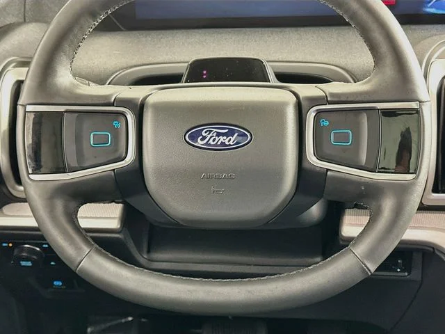 Certified Pre-Owned 2025 Ford Expedition Active