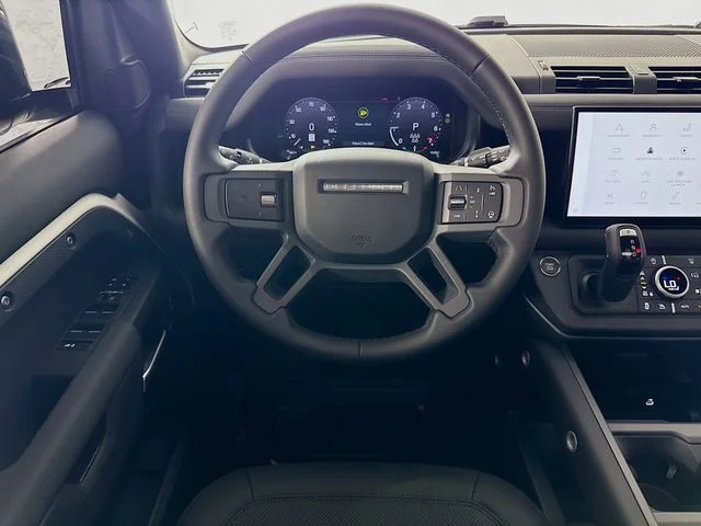 Used 2025 White Land Rover S image 25