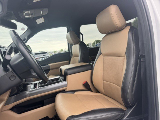 Certified Used 2023 Oxford White Ford LARIAT image 16