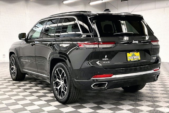Used 2024 Rocky Mountain Pearlcoat Jeep Summit Reserve image 2