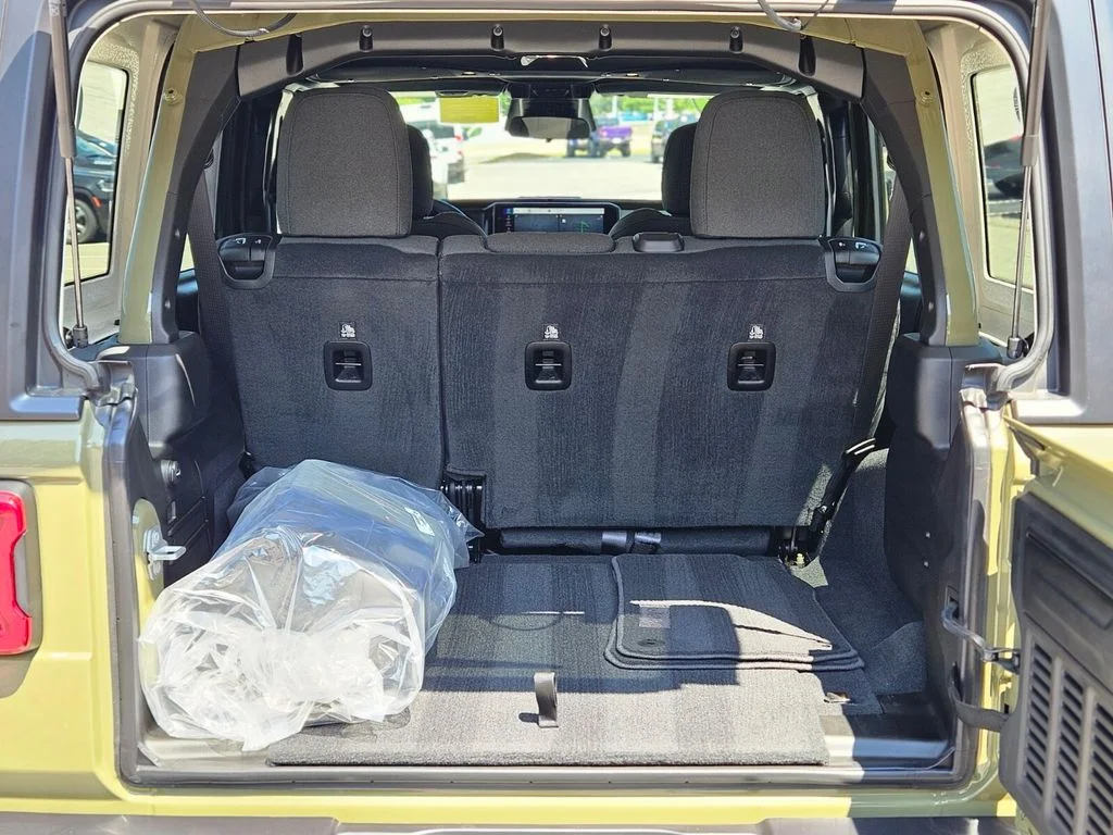 Used 2026 Green Jeep Sport S image 30