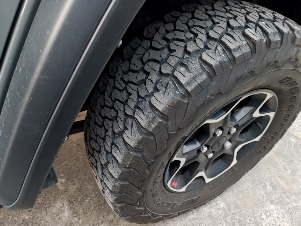 Used 2023 Gray Jeep Rubicon image 12