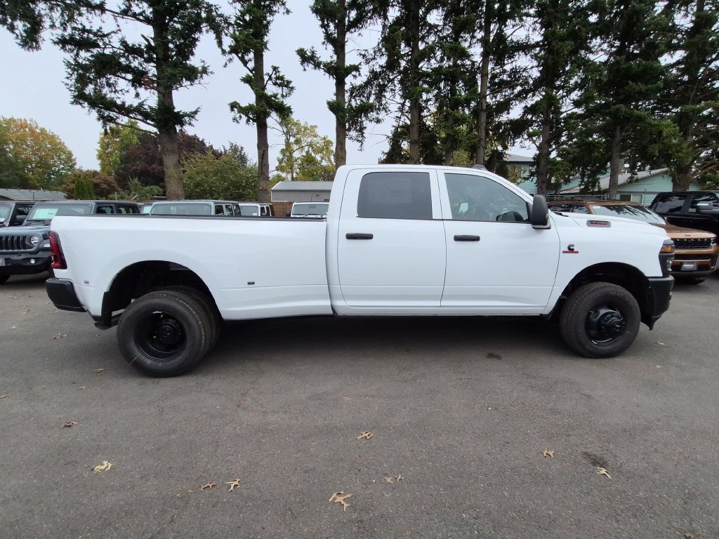 New 2027 Bright White Clear-Coat Exterior Paint RAM Tradesman image 8