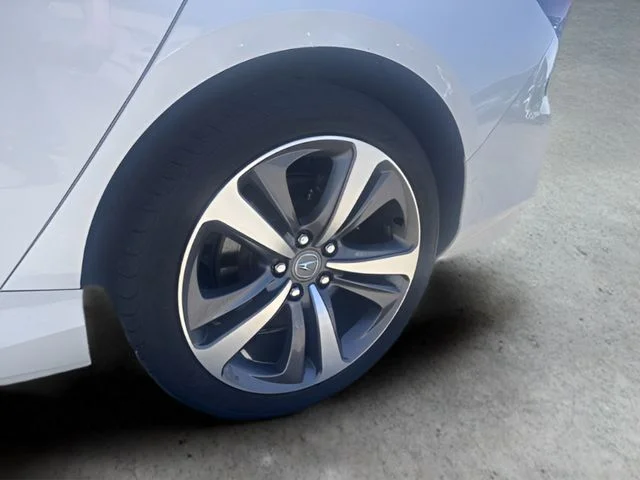 Used 2022 White Acura Advance image 25