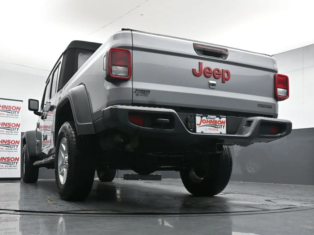 Used 2020 Silver Jeep Sport image 36