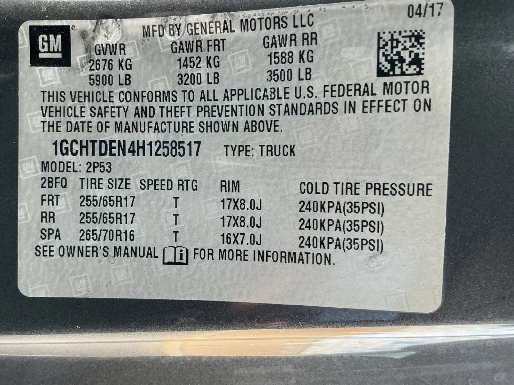 Used 2017 CYBER GRAY METALLIC Chevrolet 4WD Z71 image 30