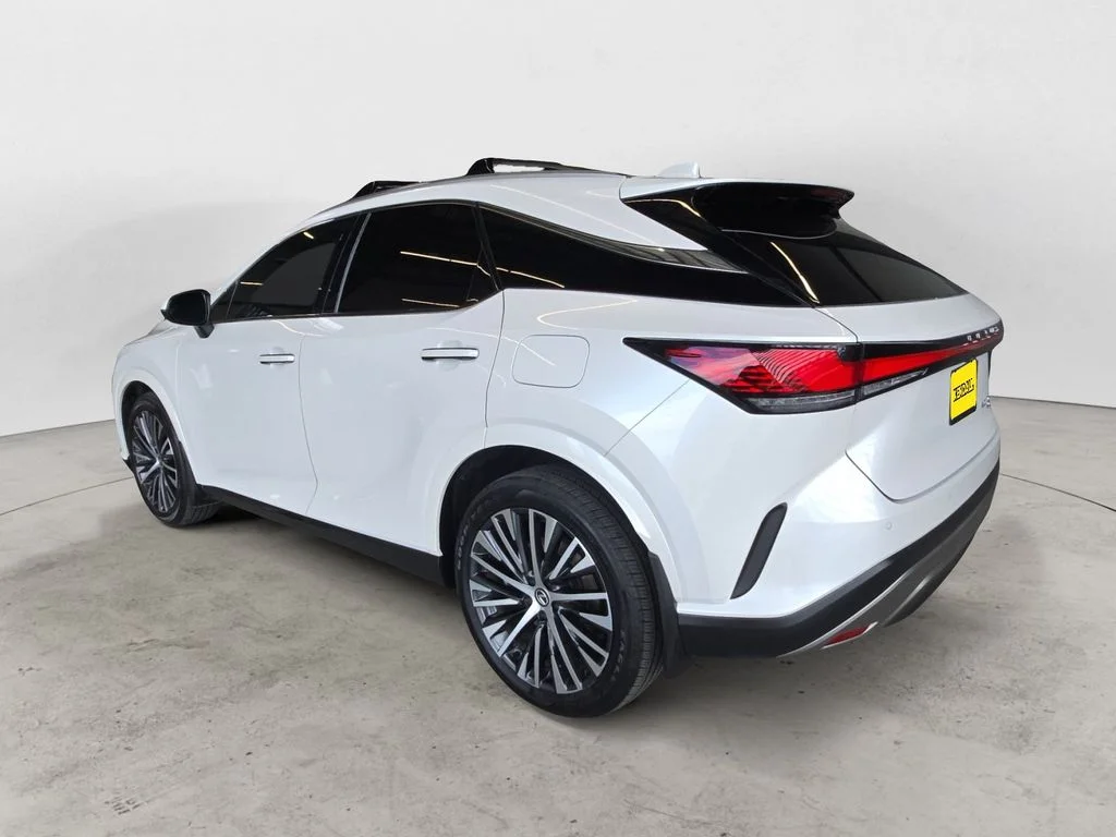 Used 2023 White Lexus 350h Premium Plus image 7