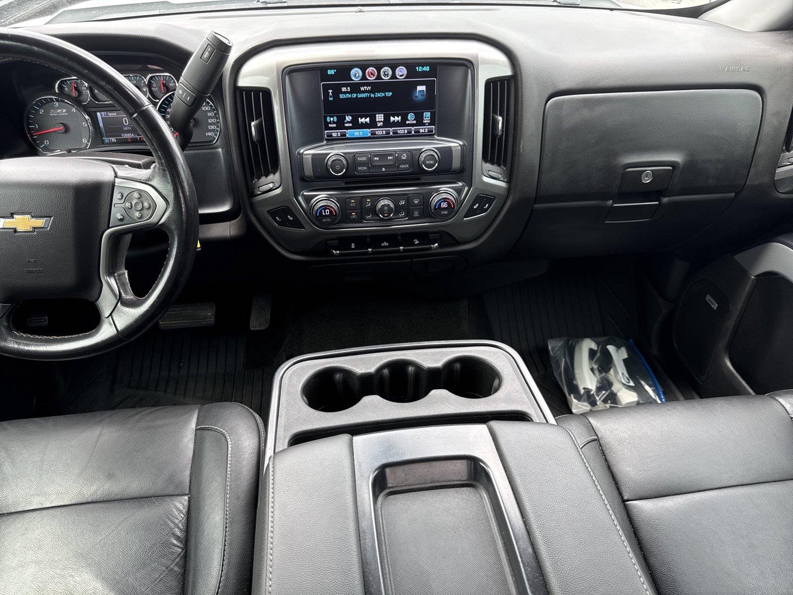 Used 2018 SUMMIT WHITE Chevrolet LT image 14