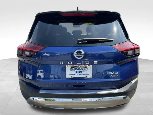 Used 2021 Blue Nissan Platinum image 6