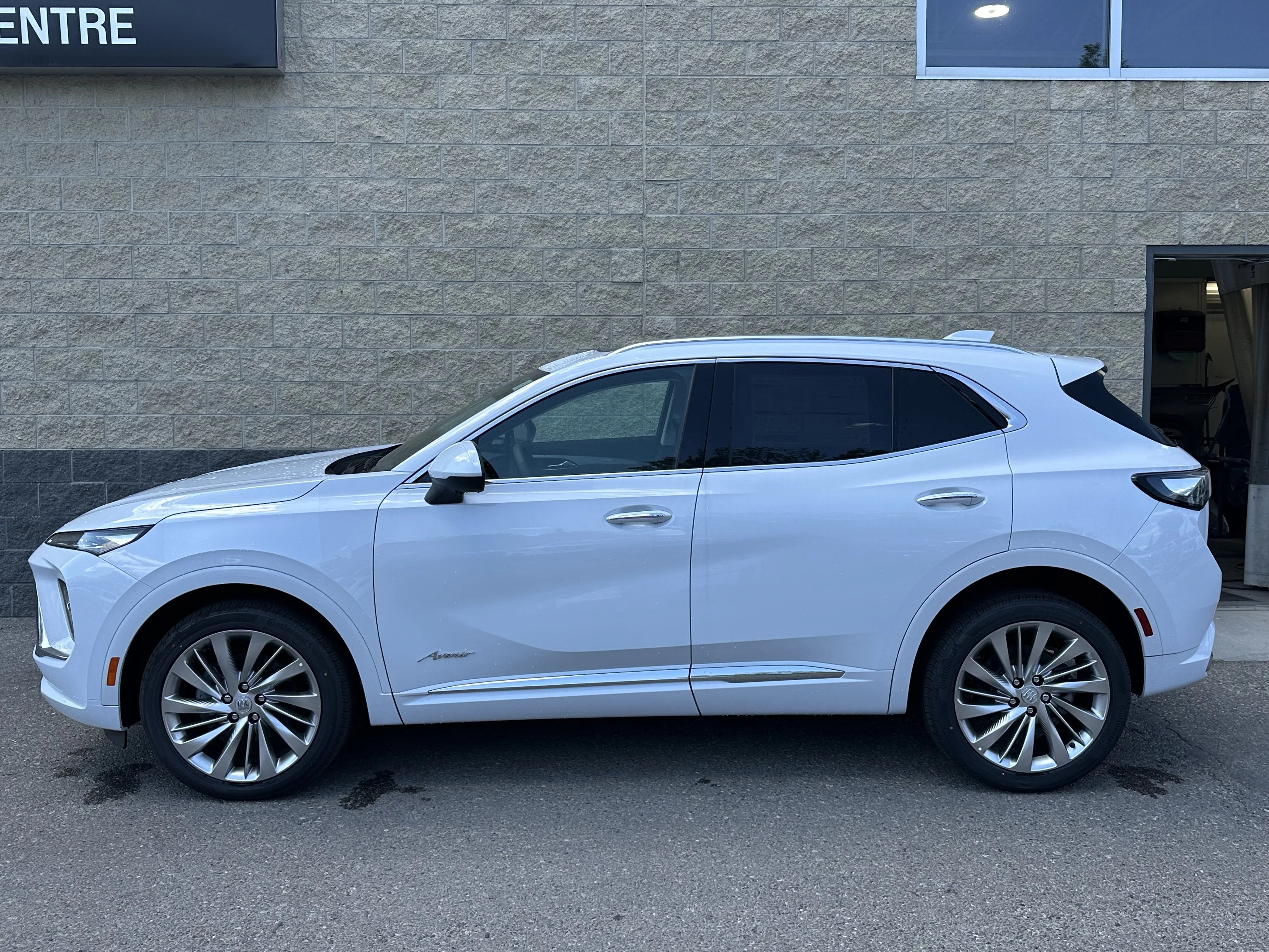 New 2026 Iridescent White Tricoat Buick Avenir image 3