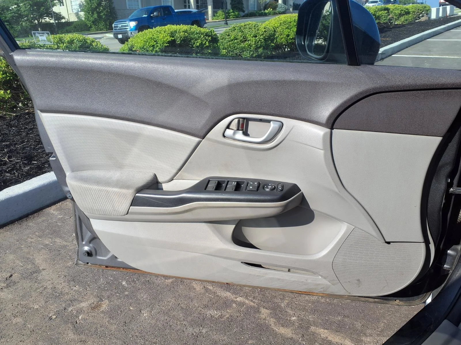 Used 2012 Polished Metal Metallic Honda LX image 18