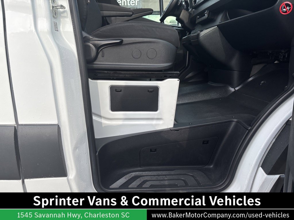 Used 2024  Mercedes-Benz Passenger 144 WB image 29