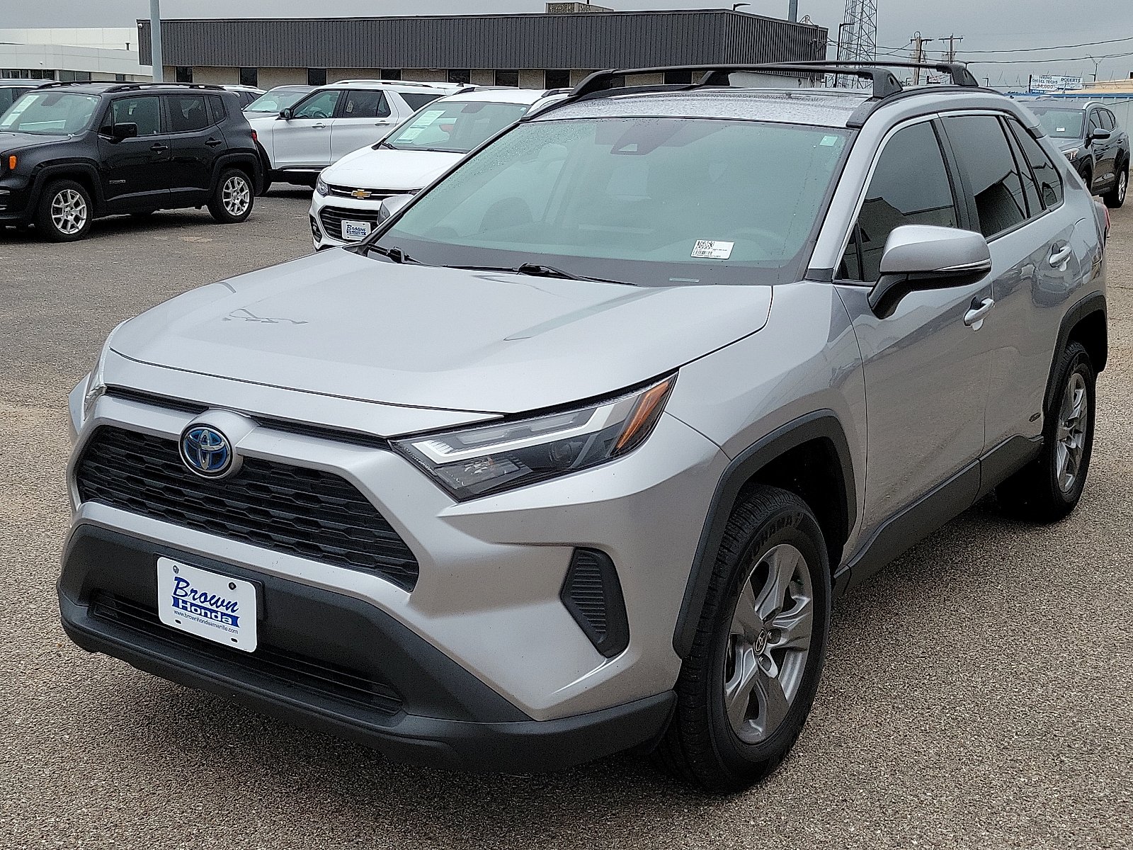 2022 Toyota RAV4 Hybrid XLE photo 3