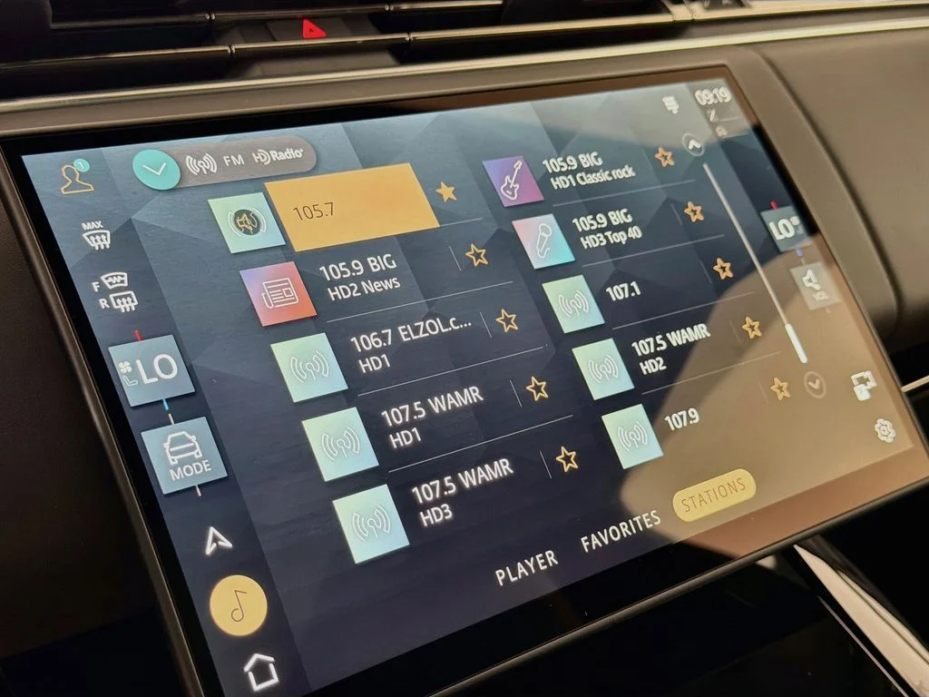 New 2026 Borasco Grey Land Rover Dynamic SE image 15