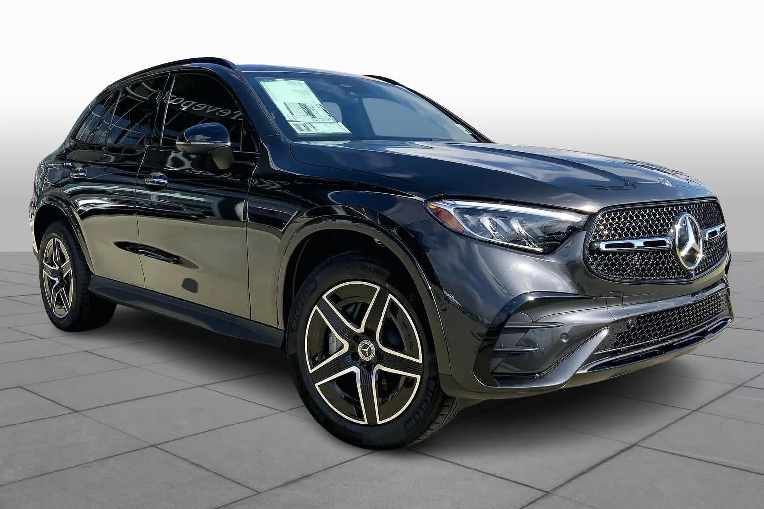 New 2026 Graphite Grey Metallic Mercedes-Benz GLC 300 image 2