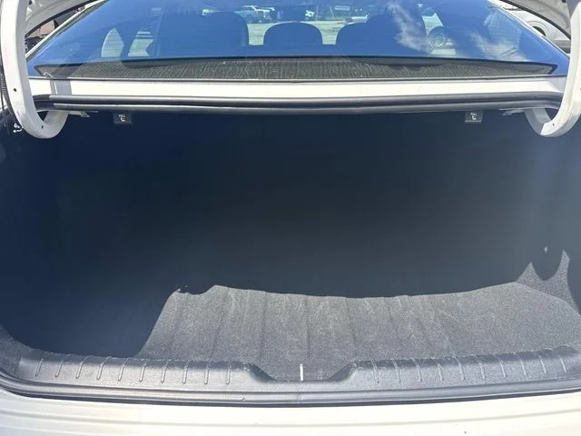 Certified Used 2025 Snow White Pearl Kia LXS image 15