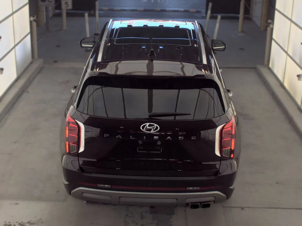 Used 2023 Red Hyundai Limited image 3