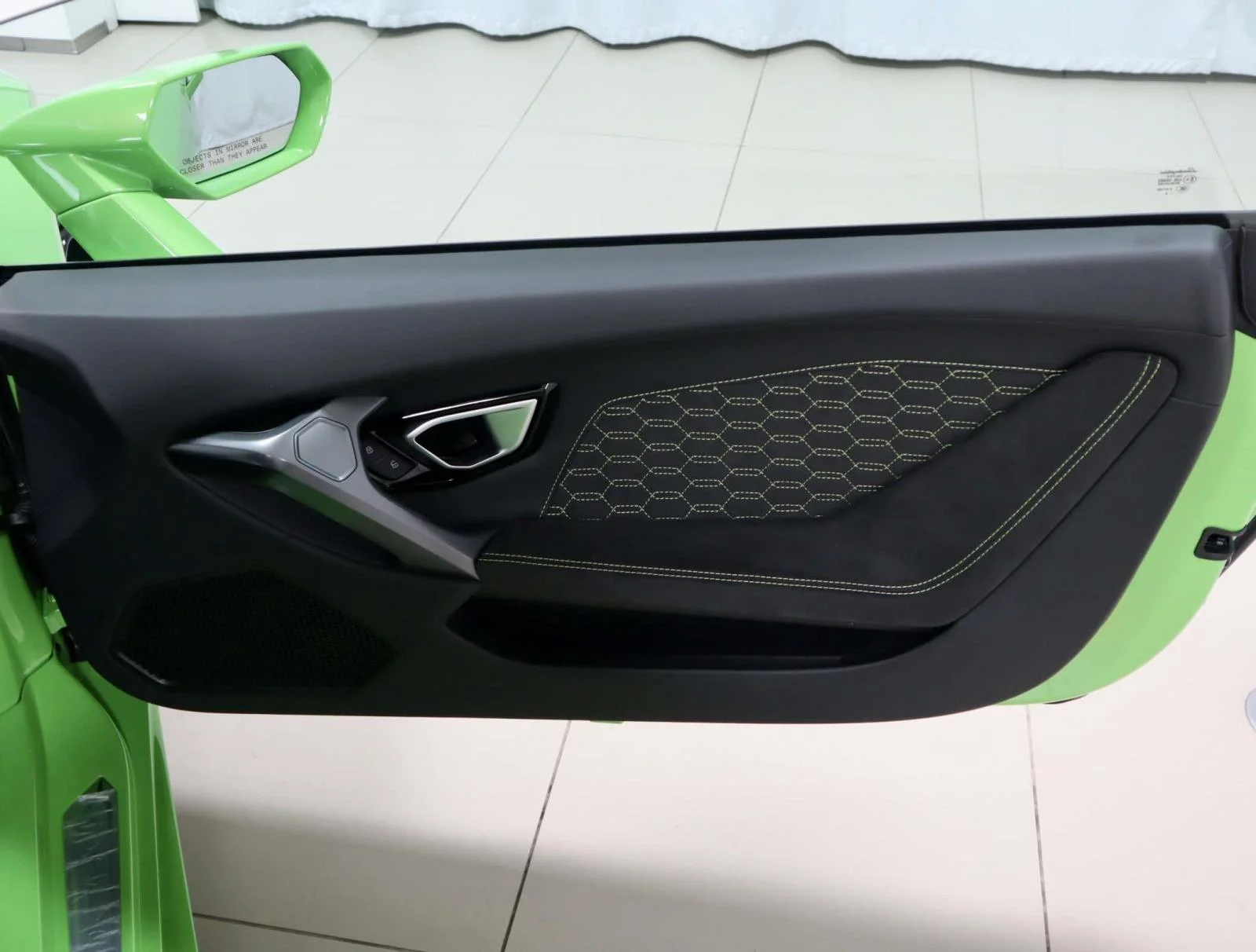 Used 2018 Verde Mantis Pearl Effect Lamborghini RWD Coupe image 11