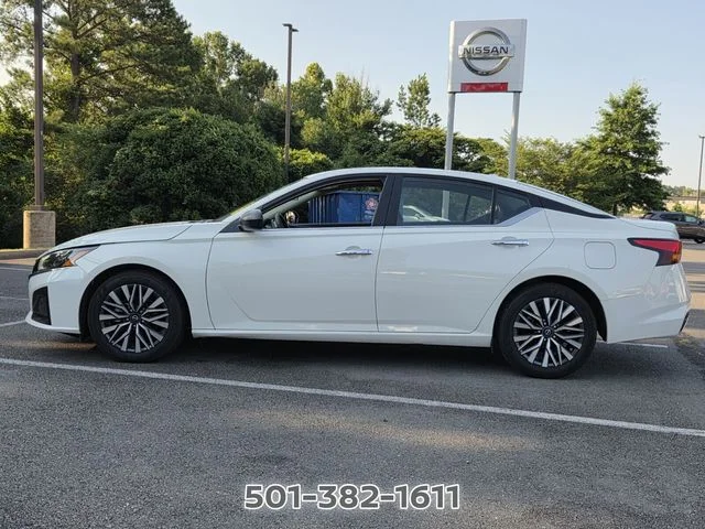 Certified Used 2025 White Nissan 2.5 SV image 2