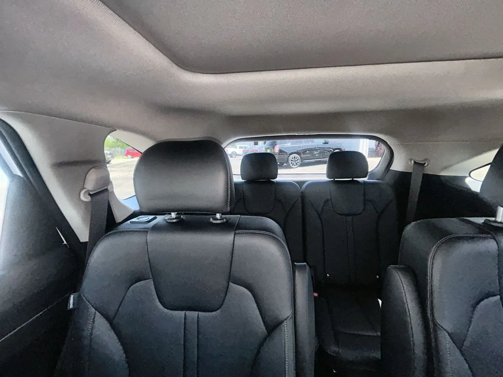 Used 2025 White Kia EX image 30